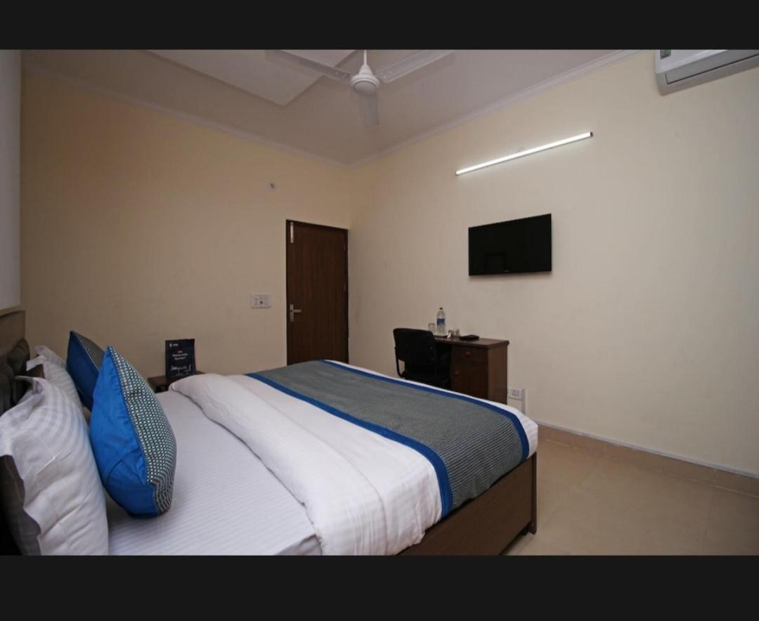 Surya O 3* New Delhi